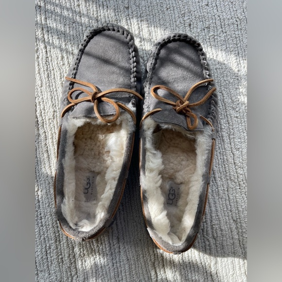 UGG Moccasin Slippers. Women’s size 10. Suede and Shearling. Indoor/outdoor.EUC - Picture 3 of 9